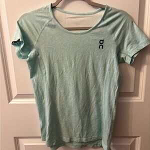 On-Cloud Running Women’s Light Heather Green Comfort-T ShortSleeve Sz Small NWOT